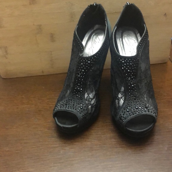 Michaelangelo Shoes - Black lace open toe Heels Rhinestone stilettos